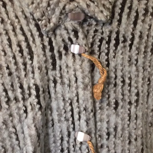 Women light blue and black ponchos one size - Picture 3 of 7